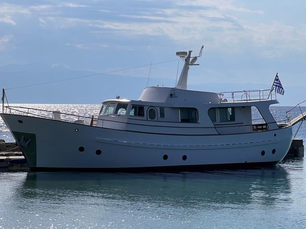 1975 navalia classic cabin cruiser 57 power 9231791 20250314044631256 1 XLARGE