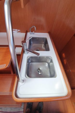 2009 beneteau oceanis 45 sail 9667137 20250128124453858 1 XLARGE