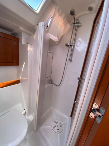 2012 beneteau oceanis 54 sail 9382916 20240508080117416 1 XLARGE