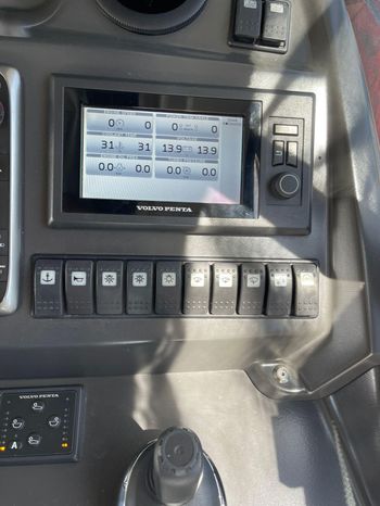 2015 cranchi m 44 ht power 9361502 20240423081403284 1 XLARGE