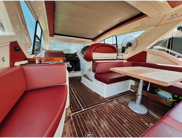 2015 cranchi m 44 ht power 9361502 20240423081658770 1 XLARGE