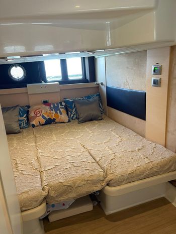 2015 cranchi m 44 ht power 9361502 20240423081717961 1 XLARGE