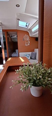 2020 jeanneau sun odyssey 440 sail 9840691 20250617121331025 1
