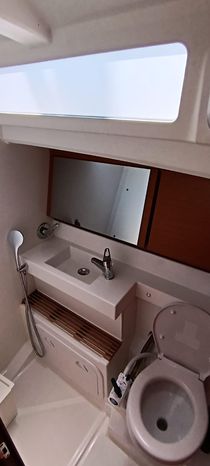 2020 jeanneau sun odyssey 440 sail 9840691 20250617121337990 1