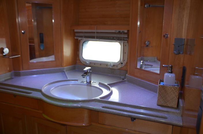 8035871 20211011041721510 1 XLARGE