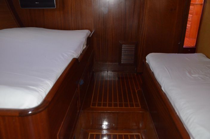 8035871 20211011041748621 1 XLARGE